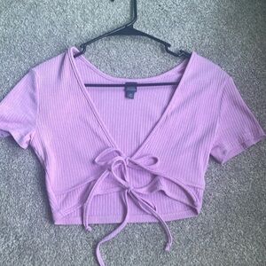 Lilac cropped top, by Wild Fable. Size Xs, worn lightly.